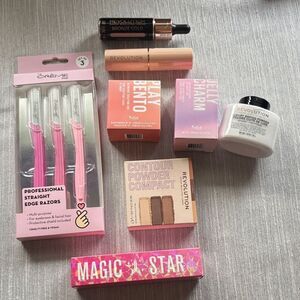 NWT New Light - Jeffree Star Revolution Kaja Makeup Bundle of 8 Items Light